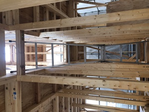 建築途中の画像