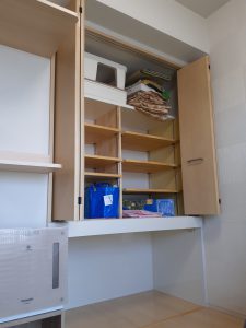 上部収納、下部猫トイレスペース