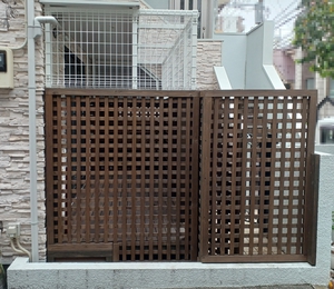外側から見た猫庭